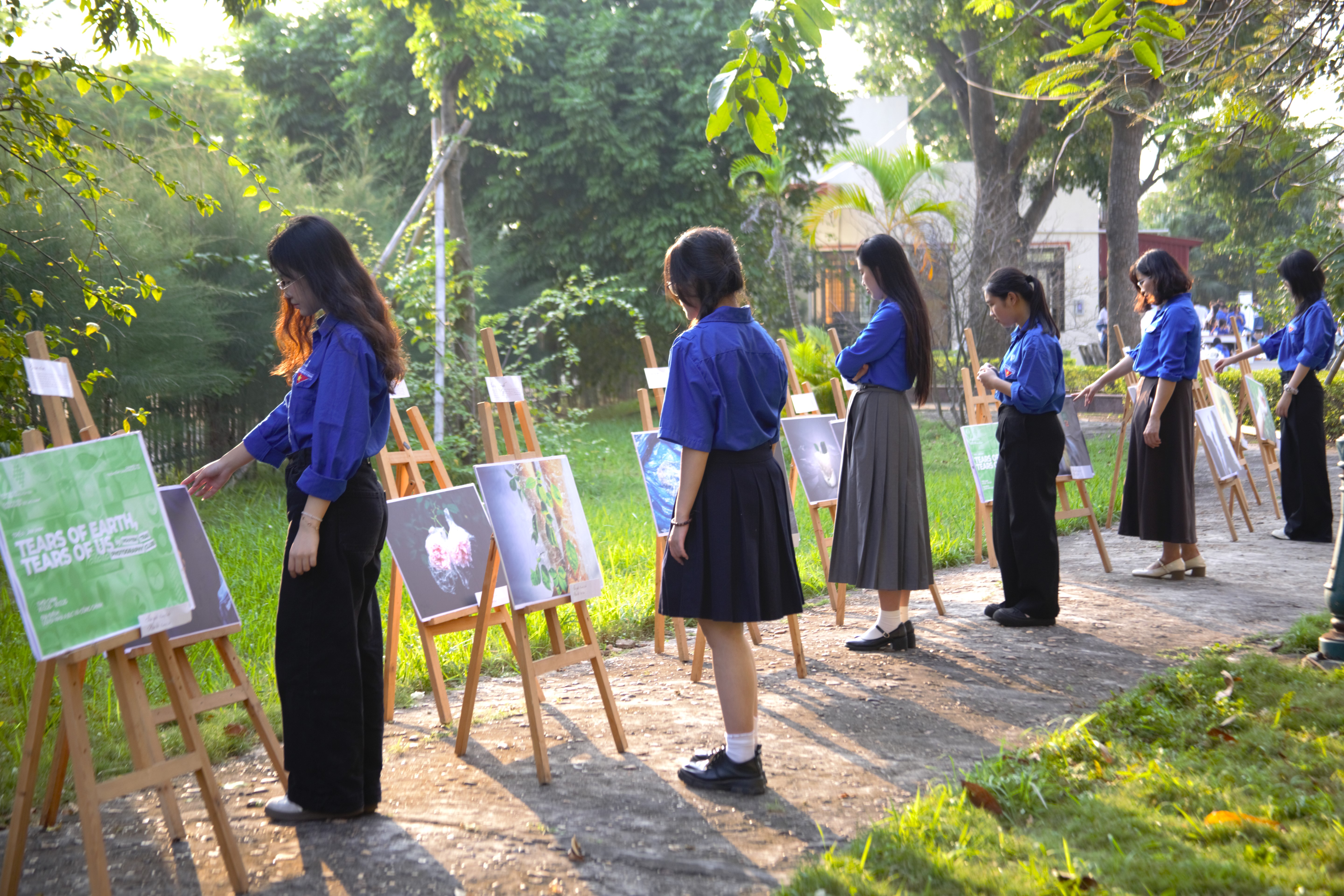 Triển lãm “Tears of Earth, Tears of Us”